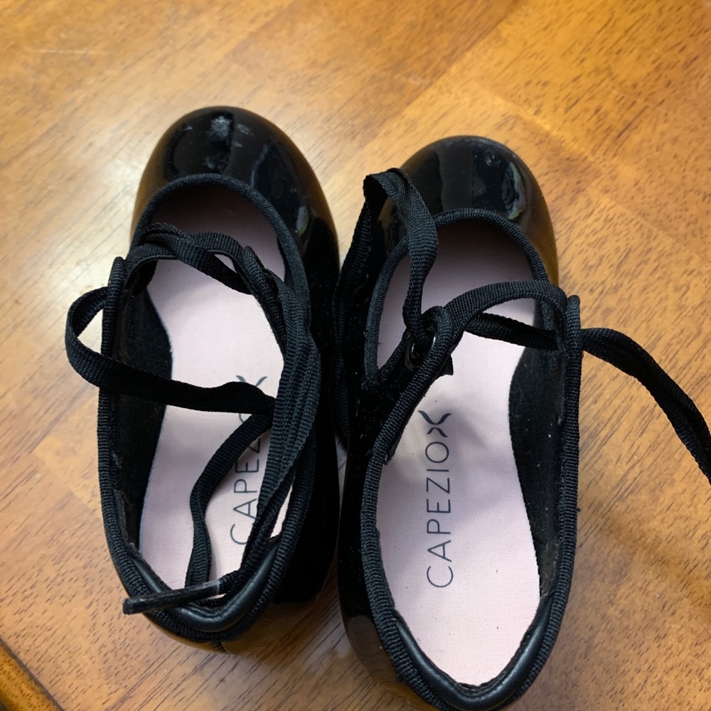 Capezio girls tap shoes